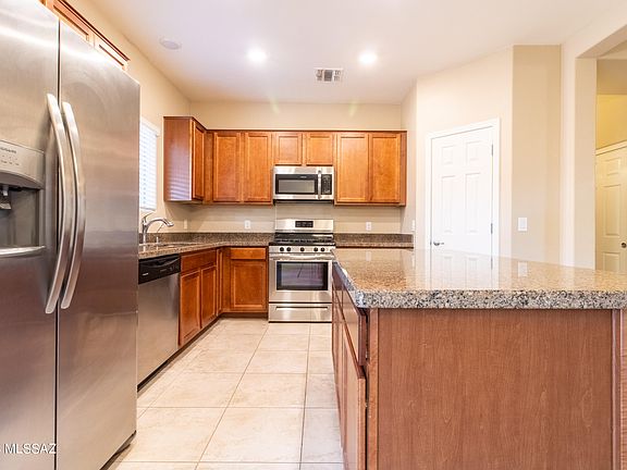 3rd image of 9143 W Blue Saguaro St