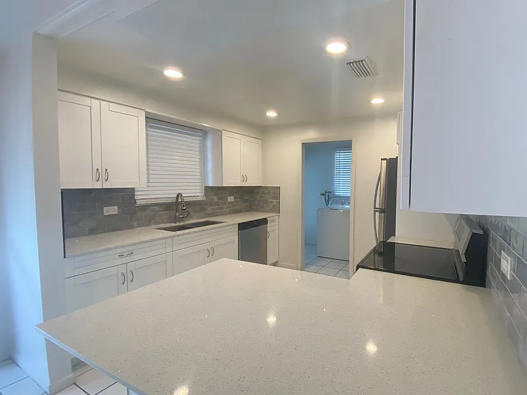 1017 Gibraltar Rd — Photo 4