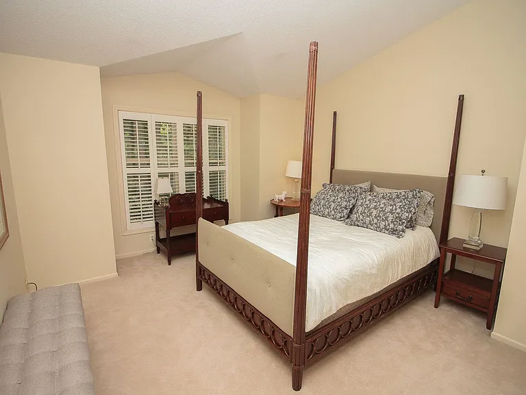 141 Edgewood Ct — Photo 26