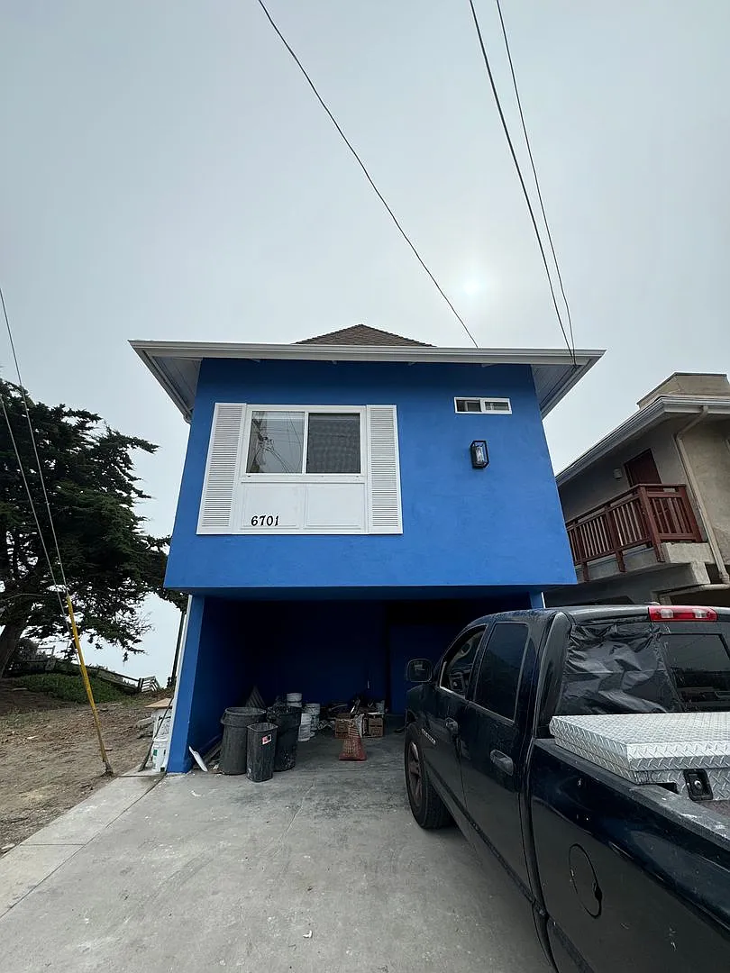 6701 Del Playa — Photo 1
