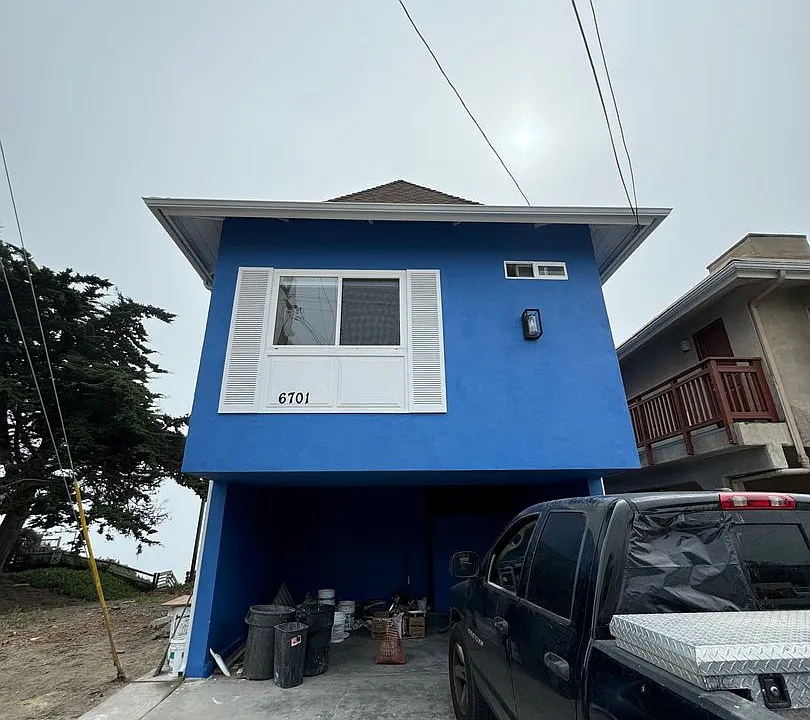 6701 Del Playa Dr