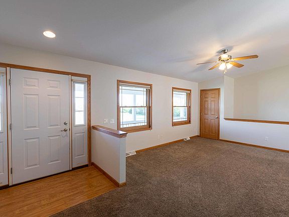 4th image of 42736 N Lewis Ave