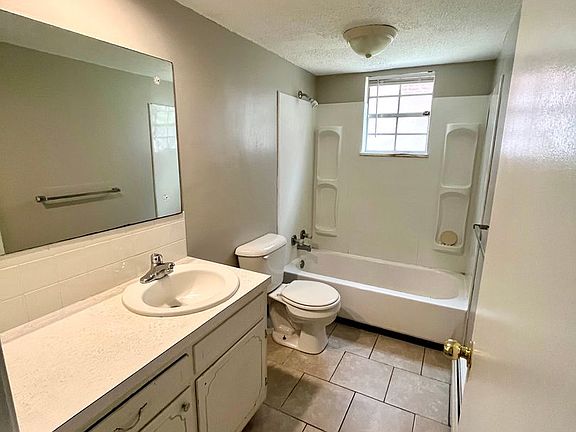 4th image of 801 North St APT 101