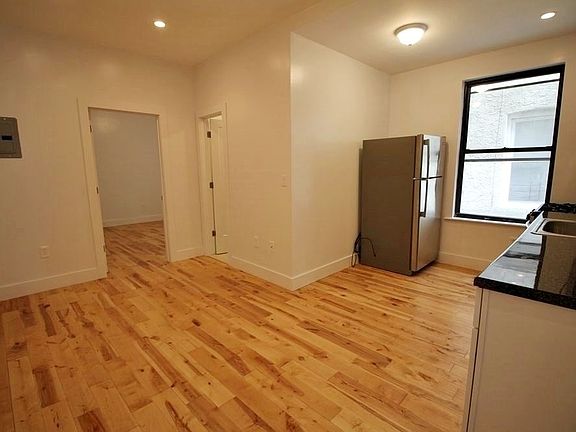 3rd image of 4722 46th St APT 1F