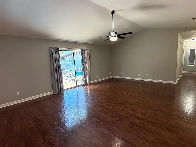 289 Honeysuckle Way — Photo 11