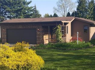 834 Morningbreeze Cir, Barberton, OH 44203