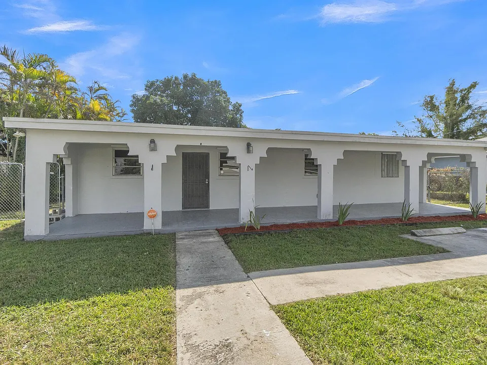 10220 SW 178th St