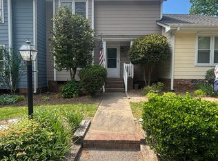 1525 Edgeside Ct, Raleigh, NC 27609