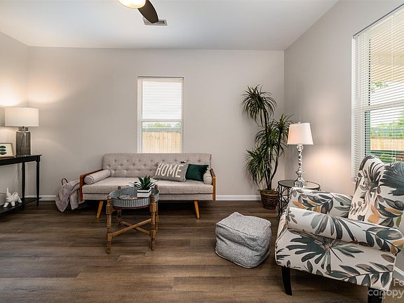 5th image of 746 Opal St