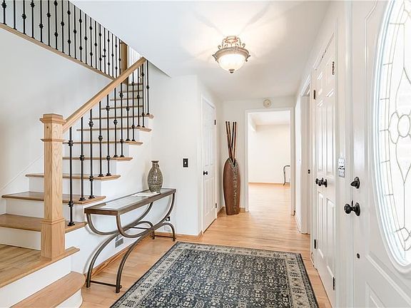 2nd image of 1329 New Seabury Ln