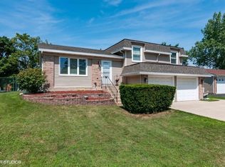 146 W Wrightwood Ave, Glendale Heights, IL 60139