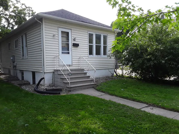 706 8th St N, Fargo, ND 58102