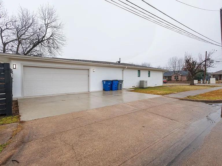 2540 Prichard Ln — Photo 18