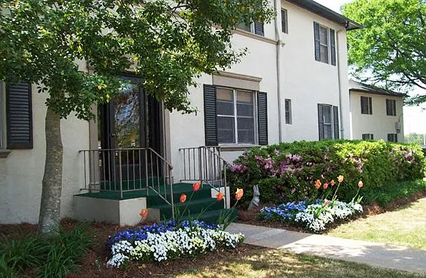 Avondale Station Apartments — Photo 16
