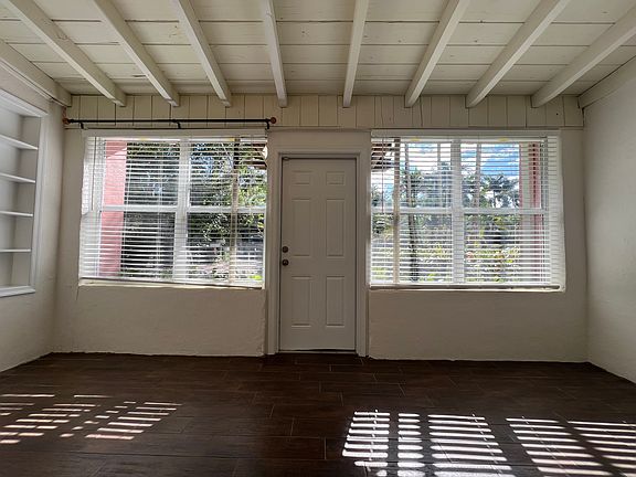 3rd image of 302 Island Rd