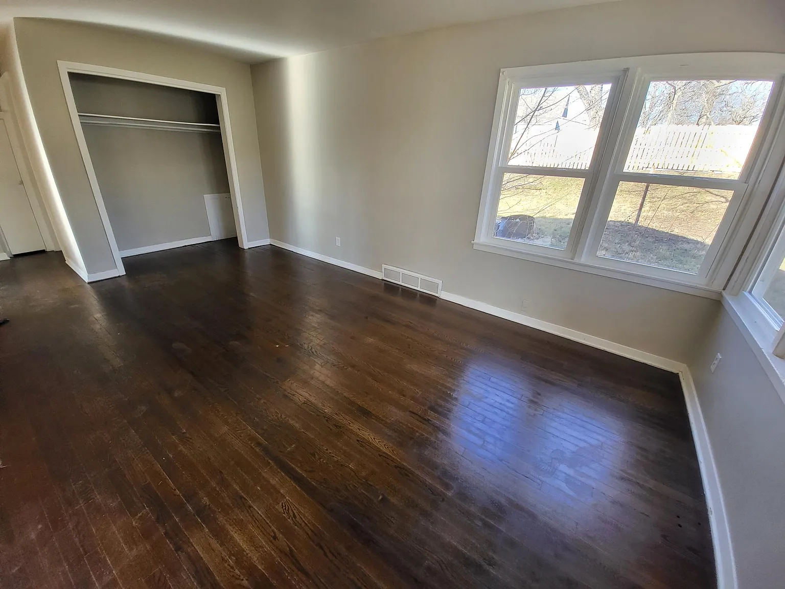 2 bed, 960 sqft, $1,095 — Photo 3