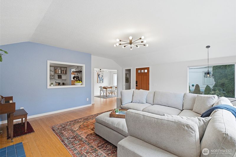 3rd image of 8012 25th Avenue NW