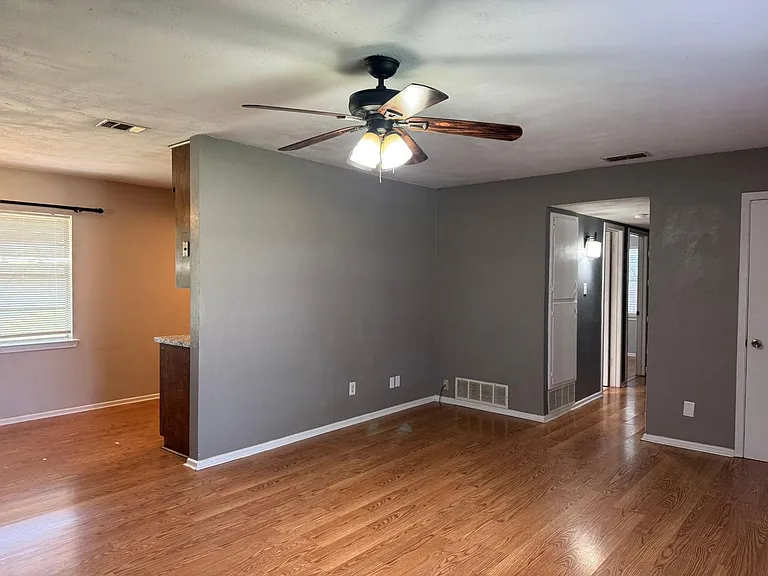 801 Park Plaza Dr — Photo 7