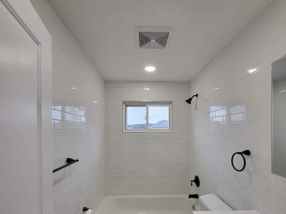2nd image of 1151 Mason Ave #3