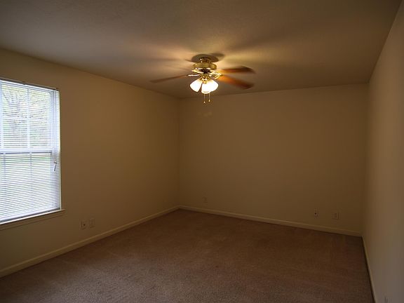 4th image of 422 Jack Miller Blvd