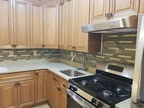 3rd image of 2427 Gerritsen Ave
