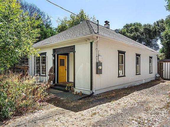 3rd image of 812 Tupper Street