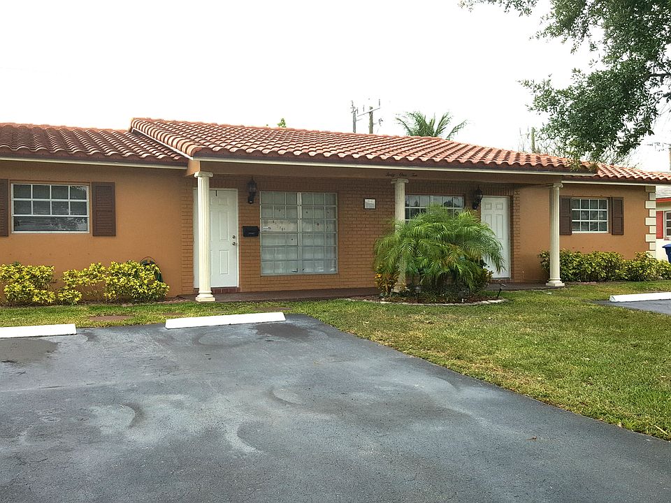 1st image of 4110 Woodside Dr