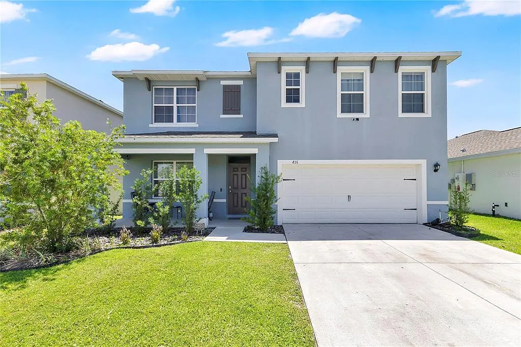 6 bed, 3.0 bath, 2696 sqft, $3,000 — Photo 1