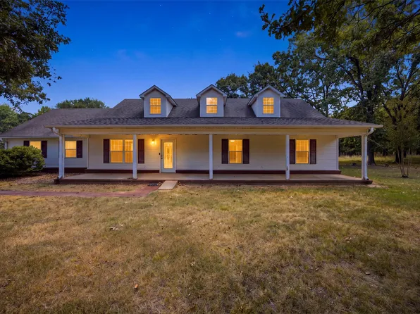 800 Linn St, Hartshorne, OK 74547
