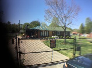 158 Burbank Dr, Lexington, NC 27295