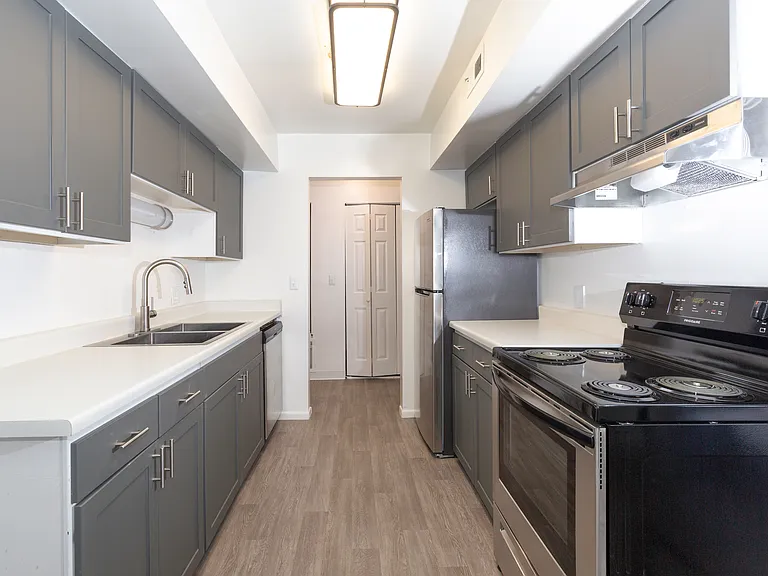 Mid Central — Photo 17