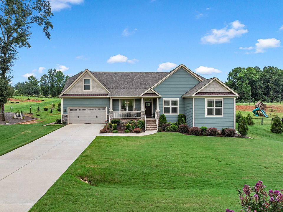 1st image of 615 Mica Ln