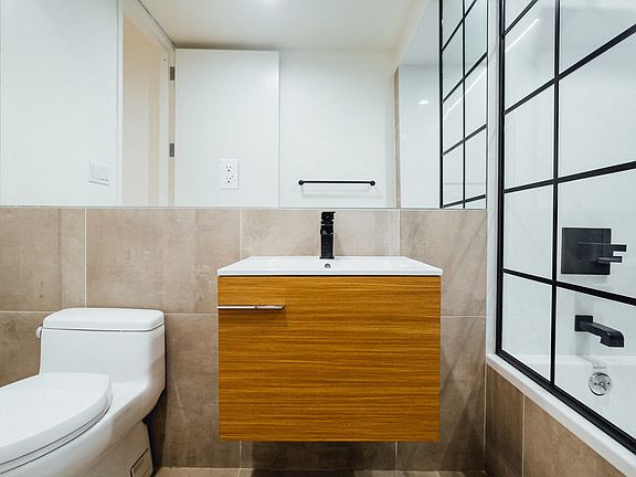 4th image of 620 Parkside Ave #2F