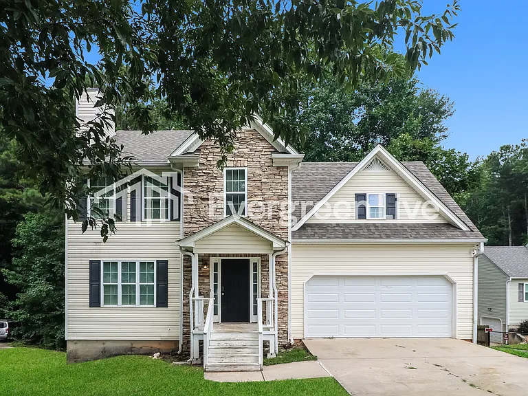 186 Hawthorn Dr — Photo 1