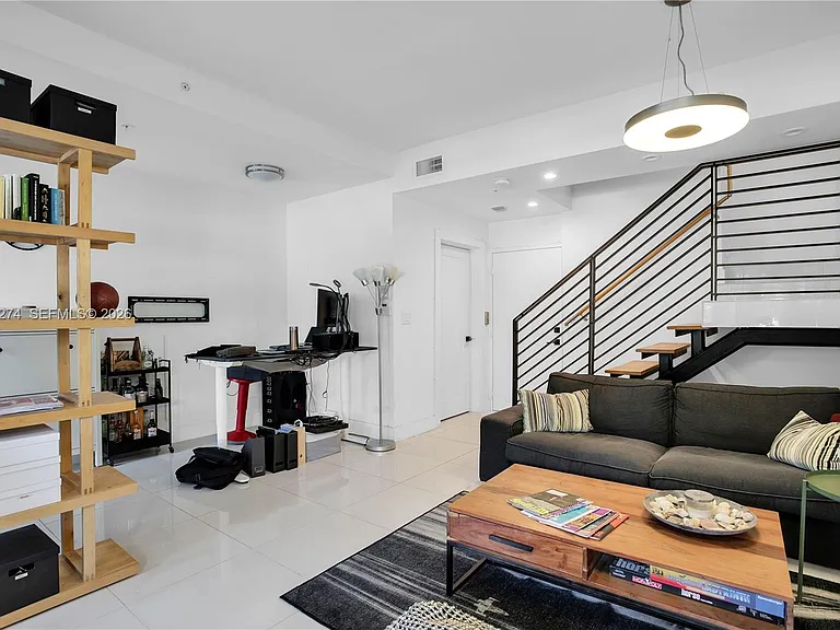 87 N Shore Dr — Photo 2