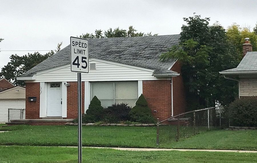 2nd image of 18327 E 13 Mile Rd