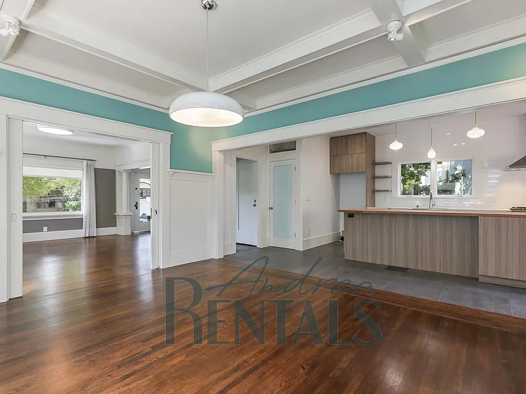 485 Boulevard Way — Photo 17