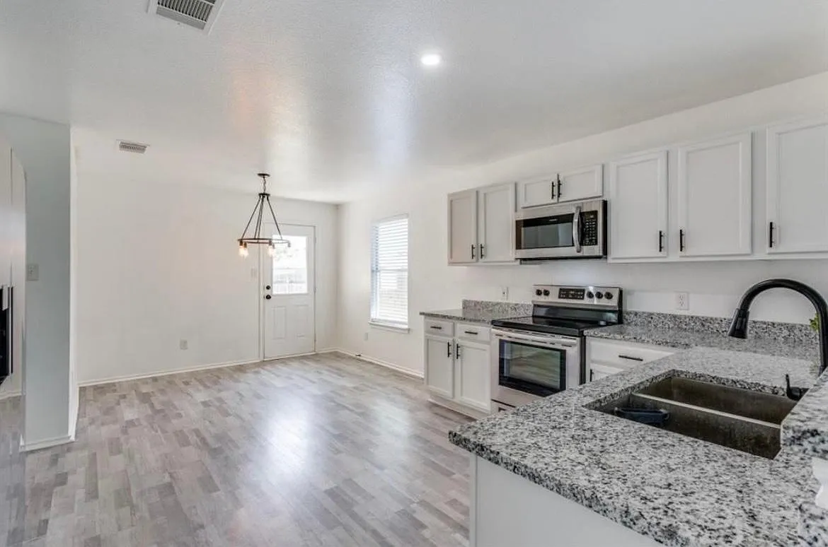 12801 Door Bell Dr — Photo 3