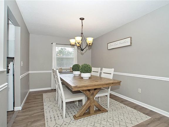 4th image of 17737 Walnut Dr