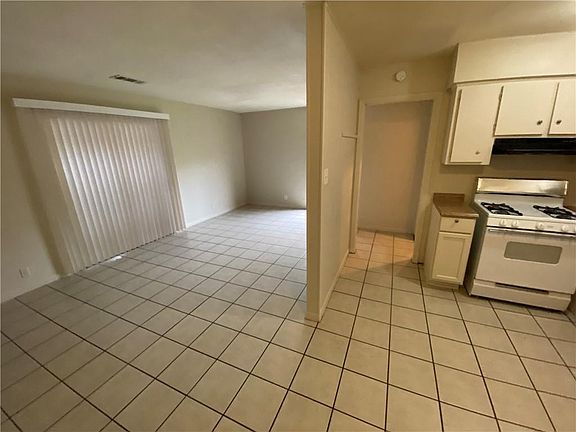 3rd image of 2204 Mission Hill Cir APT 101