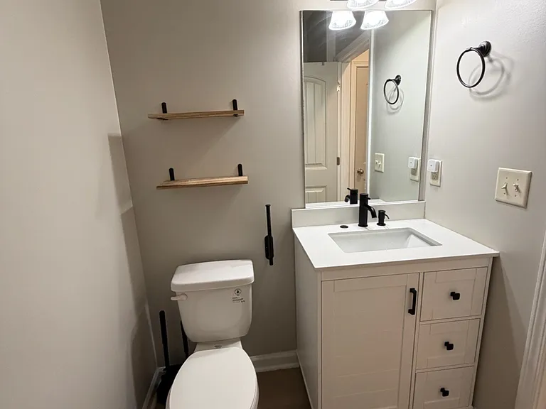 838 Pine Ln — Photo 15