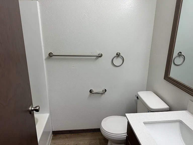 2514 Grand Ave — Photo 10