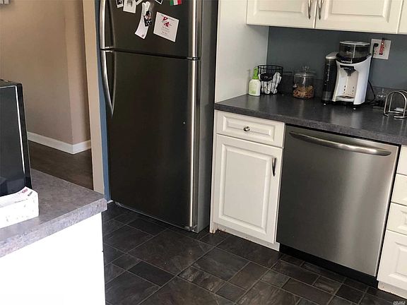 4th image of 18 Allanwood Dr