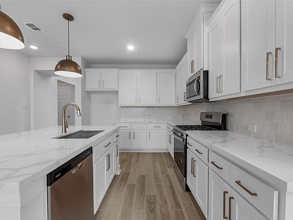 5th image of 1203 Luna Dr