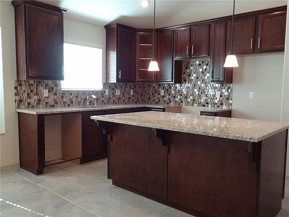 4th image of 12490 Knightsbridge Dr