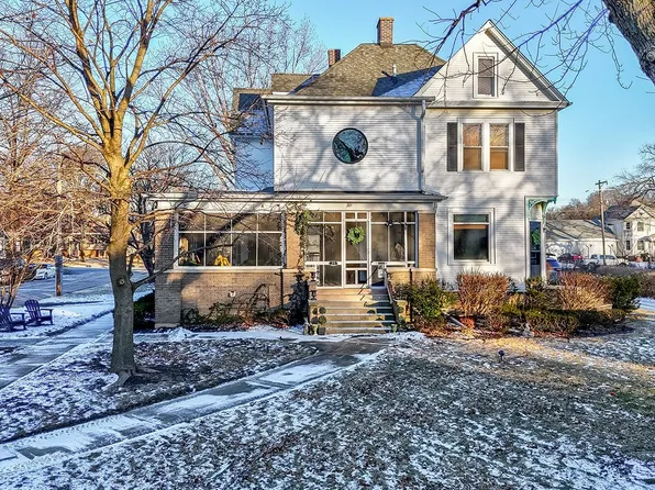 11 Gridley Pl, Ottawa, IL 61350