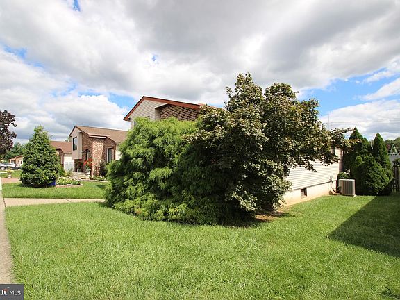 3rd image of 13035 Trina Dr