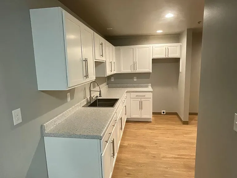 1038 Fond du Lac Ave — Photo 8