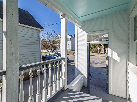 3rd image of 381 Sumter St