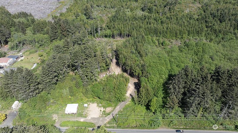 2nd image of 2724 State Route 109